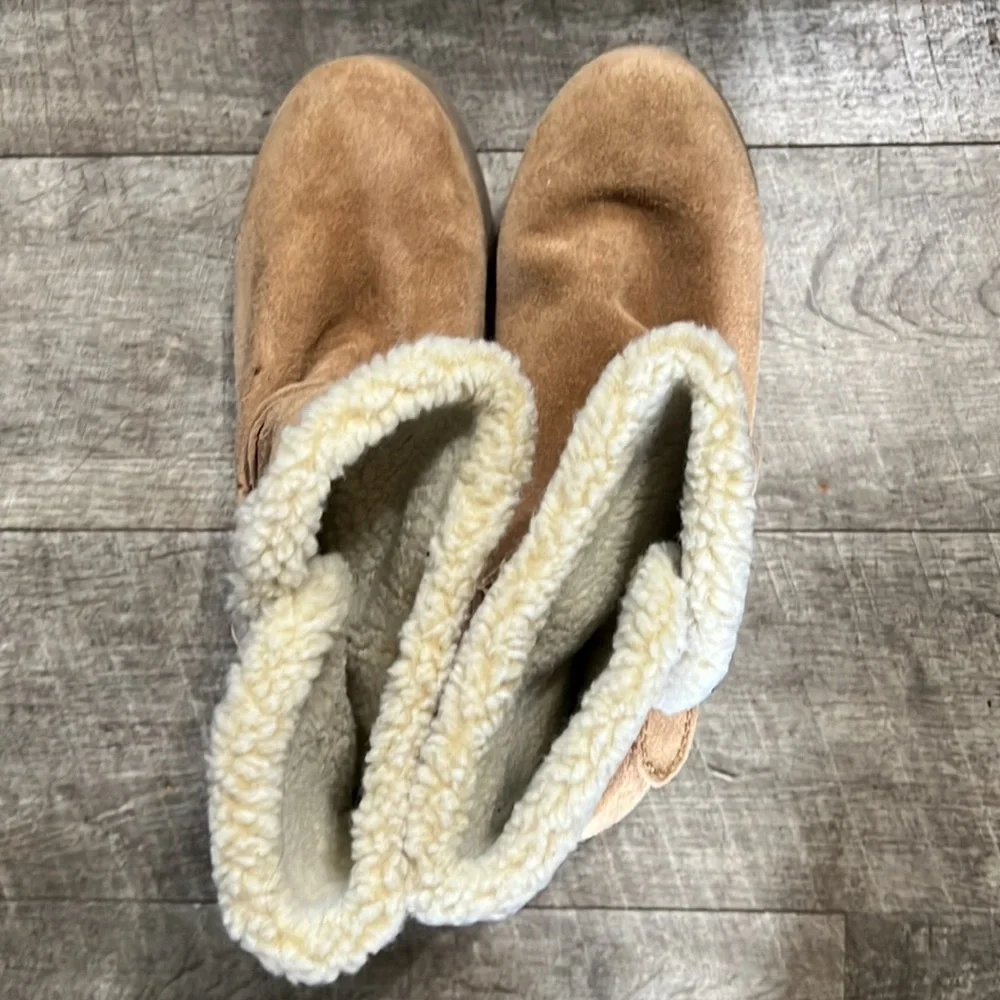 Sonoma Womens size 10 wedge booties suede with sheep skin lining - Picture 2 of 5